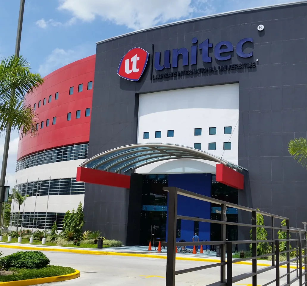 UNITEC en San Pedro Sula · fotografía de 2015